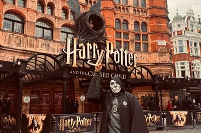 Unleash Your Inner Wizard: A Magical Harry Potter Tour in Spanish!
