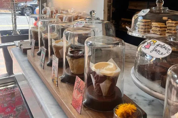 Georgetown's Morning Delights: A Foodie's Cobblestone Adventure