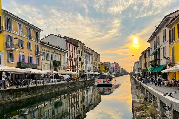 Milan Navigli Cruise: Brunch on the Water!