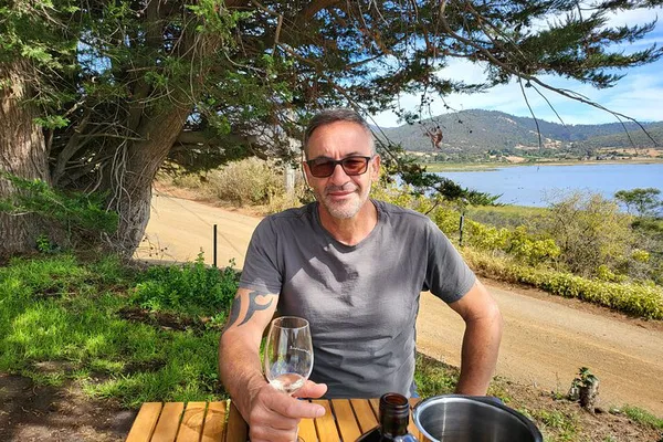 Uncork Tasmania: A Signature Wine Tour Adventure