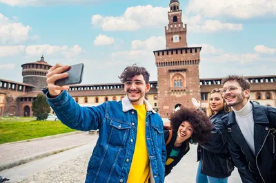 Milan Newcomers' Private Walking Tour: Unveiling History & Modernity