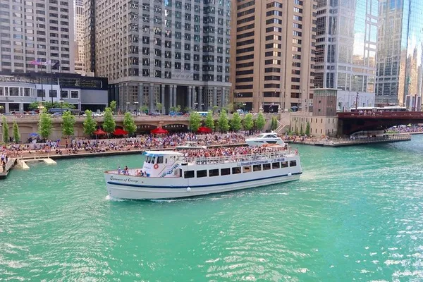 Chicago River Architecture Boat Tour: See Top Landmarks!