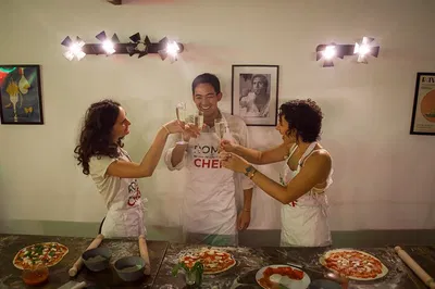 Rome Pizza & Tiramisu Party: Cook, Eat & Drink!