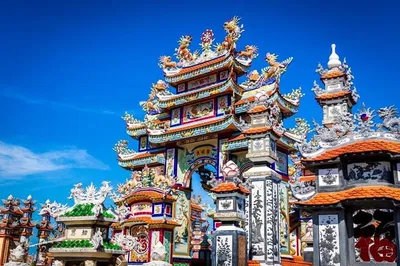 Hue to Hoi An: A Scenic Transfer Adventure with Cultural Detours