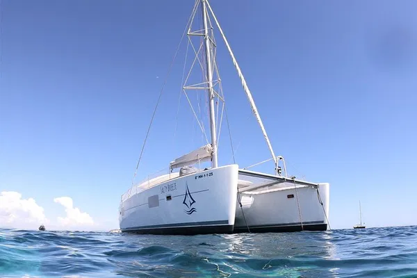Mallorca Catamaran Tour: Sail, Snorkel & Tapas!