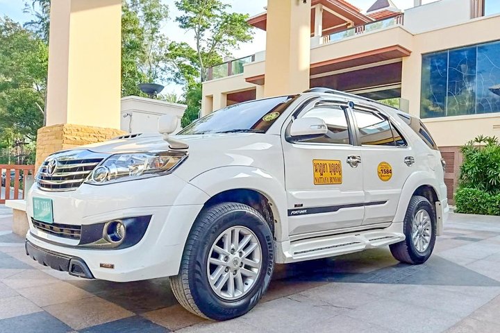Effortless Phuket Arrival: Private Taxi to Maikhao Beach