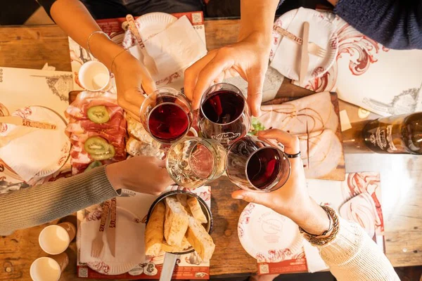 Milan Sunset Food Tour: Navigli Canals & Aperitivo