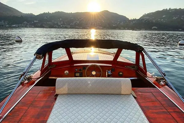 Lake Como Private Boat Tour: See Villas & Hidden Gems