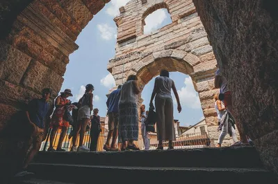 Verona's Best: Walking Tour with Arena Priority Access