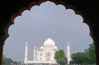 Unveiling Agra: A Full-Day City & Spice Market Adventure