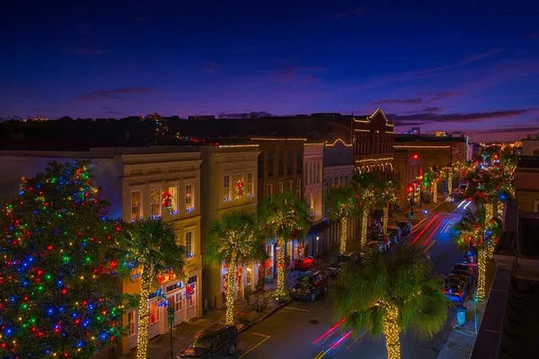 Charleston's Holiday Festival of Lights Trolley Tour