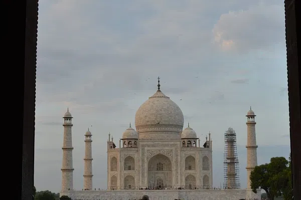 Unveiling Agra: A Whirlwind Taj Mahal Express Tour from Delhi