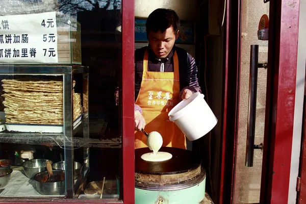 Beijing Hutong Breakfast Tour: Eat Like a Local!