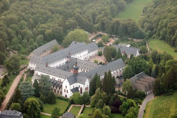 Unveiling Rüdesheim & Eberbach: A Tailored Tour Experience