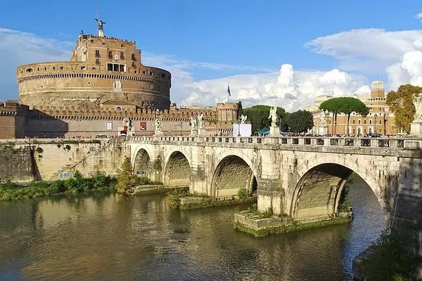 Unveiling Rome's Splendor: A Personalized Panoramic Journey