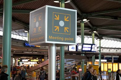 Amsterdam Airport Transfer: Luxurious Door-to-Door Private Ride