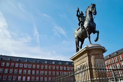 Cervantes' Madrid: Literary Quarter Private Walking Tour