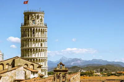 Tuscany Dream: Discover Pisa & Lucca in a Luxurious Day Trip from Florence