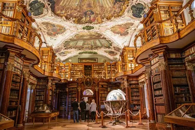 St. Gallen Old Town Tour: Cathedral & Library