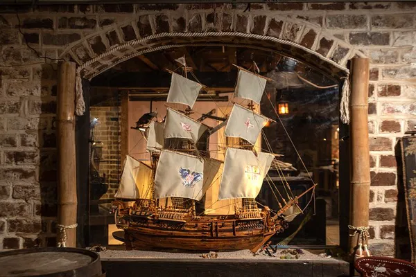 Savannah Pirates Museum: Treasure & Tales Await!