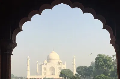 Discover the Taj Mahal & Agra Fort: A Luxurious Private Tour from Delhi