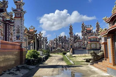 Da Nang/Hoi An to Hue: City of Ghosts Private Car