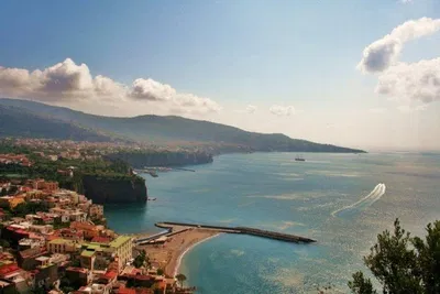 Unveiling Amalfi Coast Wonders: A Shared Tour of Positano, Sorrento & Pompeii