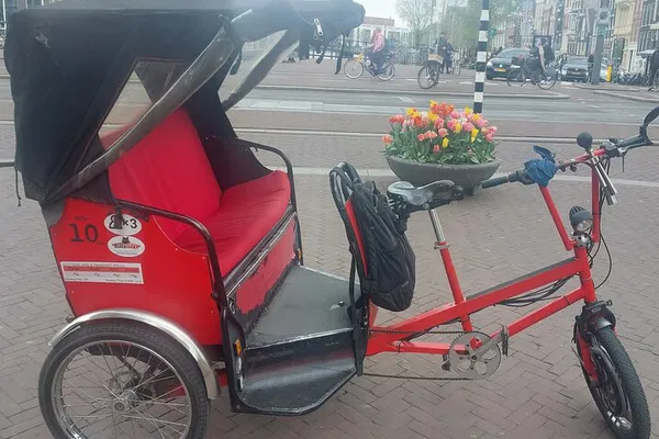 Amsterdam Rickshaw Tour: Uncover Hidden Gems on a Private Ride!
