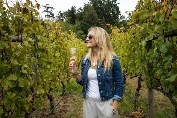 Victoria's Boutique Winery Tour: Sip in Style & Comfort!