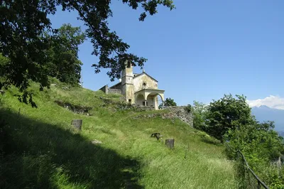 Unveiling Lake Como's Hidden Gems: A Historical & Scenic Adventure
