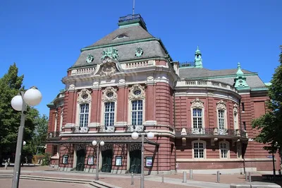 Uncover Hamburg's Secrets: A Personalized Historic Walking Tour