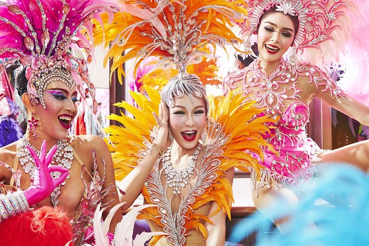 Phuket's Simon Cabaret: A Dazzling Spectacle of Thai Culture!