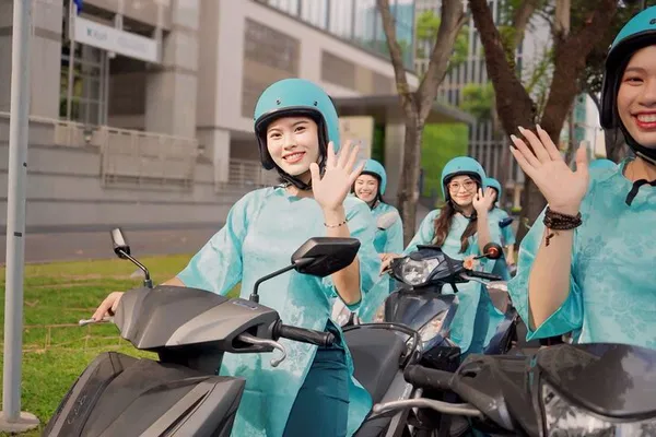Saigon: Student-Led Motorbike Tour | Hidden Gems & Fun!