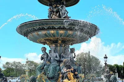 Paris Art: Drawing in Tuileries Garden