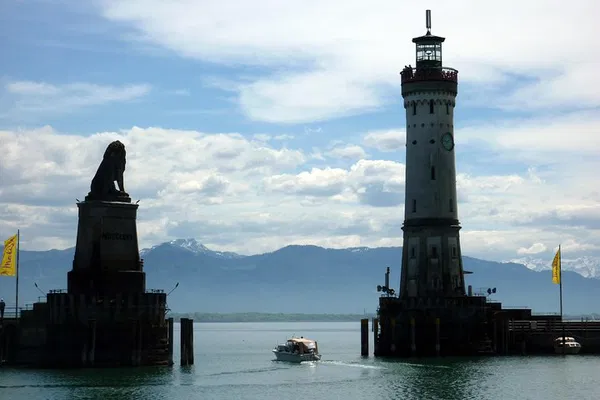 Lindau's Lakeside Charm: A Private Walking Tour Through History