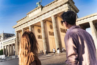 Uncover Berlin's Rich History: A Luxurious Black Van Tour