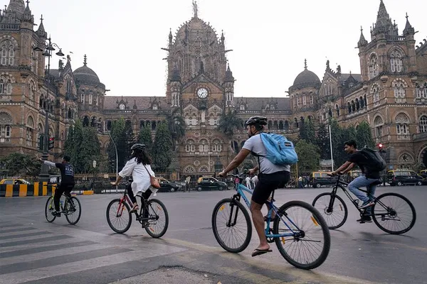 Mumbai Bicycle Tour: See Hidden Gems & Top Sites