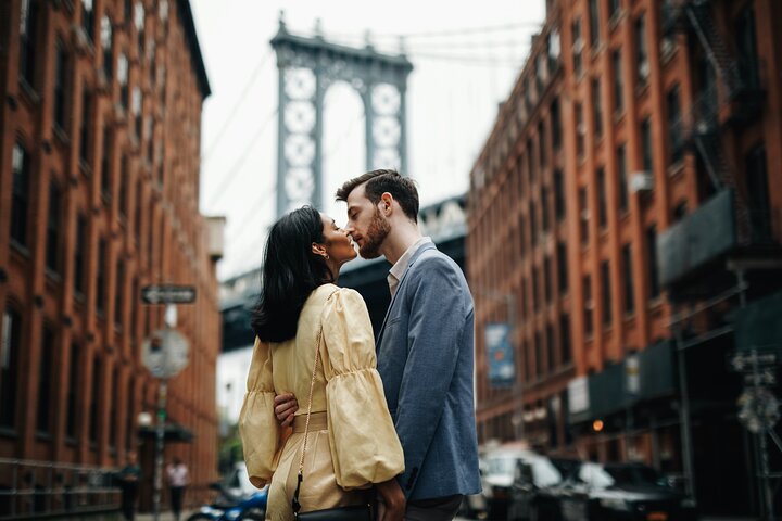 Manhattan Bridge Photoshoot: Capture Your NYC Memories!