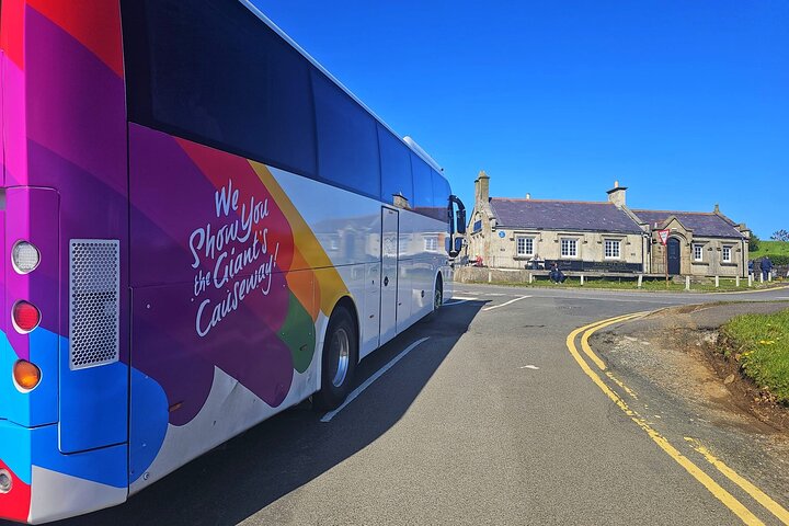 Uncover Belfast & Giant's Causeway: A Dual Adventure Day!