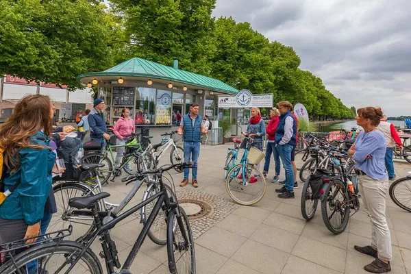 Hannover Culinary Bike Tour: Pedal Through Delights