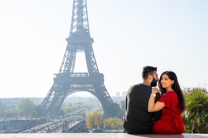 Eiffel Tower Photo Shoot: Capture Paris Memories