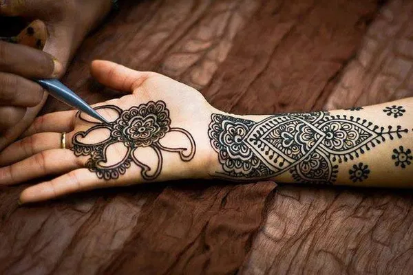 Unlock Mehndi Magic: Private Henna Artistry in Jaipur
