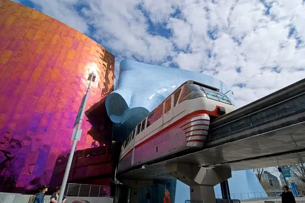 Seattle VIP Ride: Door-to-Door Car & Limo Service