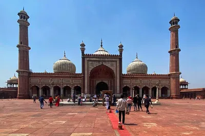 Old Delhi Cycling Tour: A Cultural Immersion Through Time