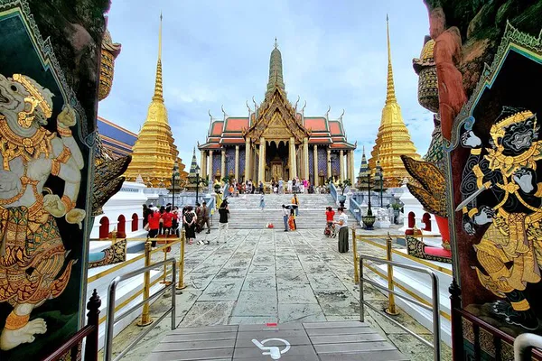 Unveiling Bangkok's Sacred Trio: A Personalized Temple Tour