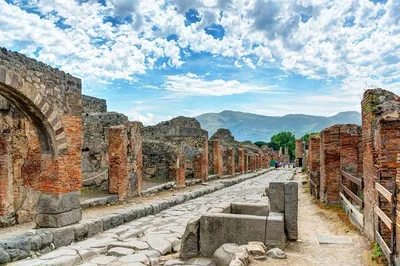 Pompeii & Sorrento Day Trip: Private Tour from Rome