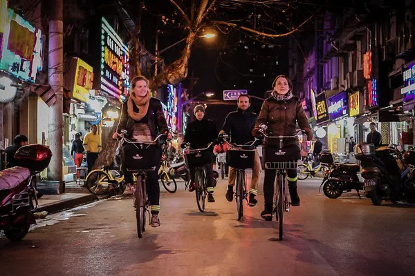 Shanghai Nights: Cycle Through History, Art & Flavors!