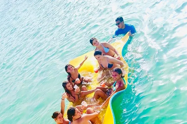 Punta Cana Party Boat: Sandbar, Snorkel & Booze!