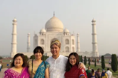 Taj Mahal: A Luxurious Day Trip from Delhi by Train