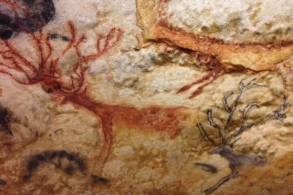 Unveiling Prehistoric Art: A Private Dordogne Valley Expedition from Bordeaux